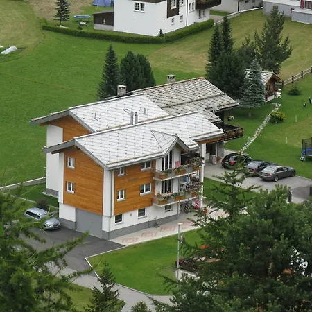Haus Alpenstern Alpi 公寓 *